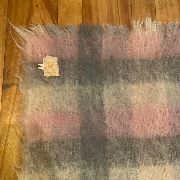 Vintage Hudson’s bay mohair wrap  Scarf - Picture 7 of 10